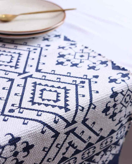 geometrical print table runnner